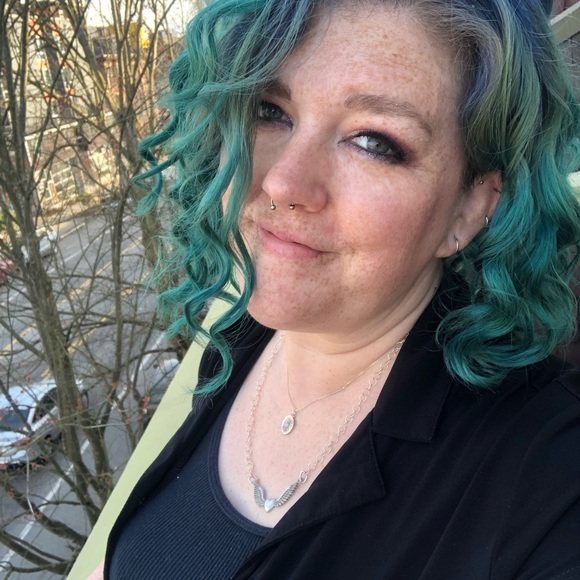 Meet your Posher, Libby - Picture 1 of 8